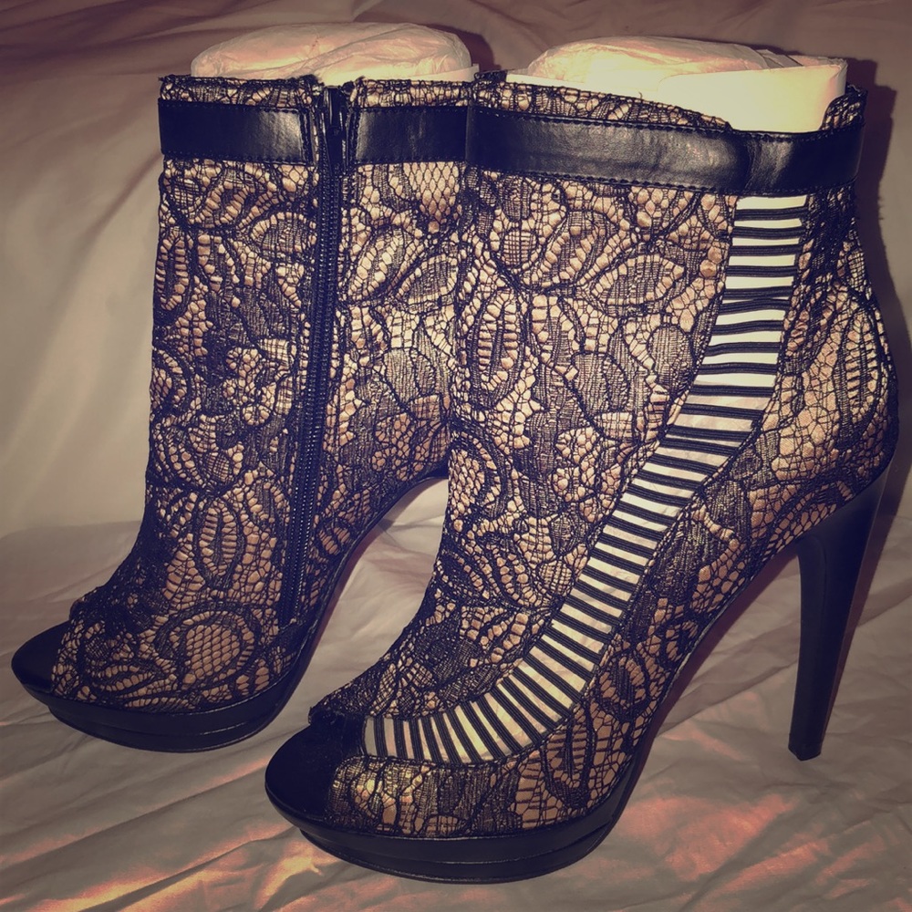 Brand new never worn least booties - shoe dazzle